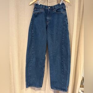 Abercrombie & Fitch Mid-Rise Barrel Jean in Dark Blue 25 long